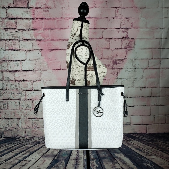 💕LAST ONE💕 Michael Kors Bright White Tote Set - Picture 8 of 8